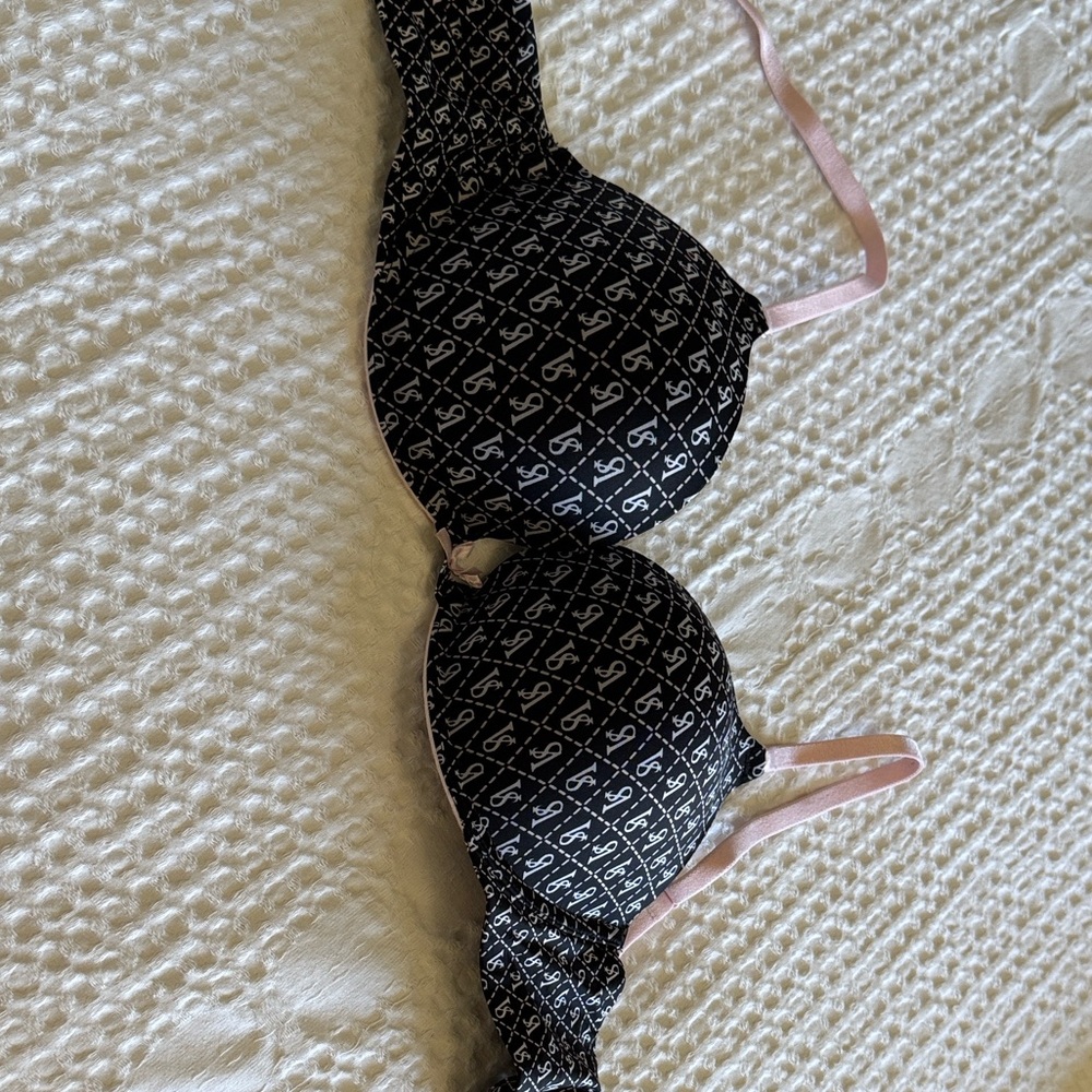 Victoria's Secret Bra Bundle 32D - Picture 3 of 13